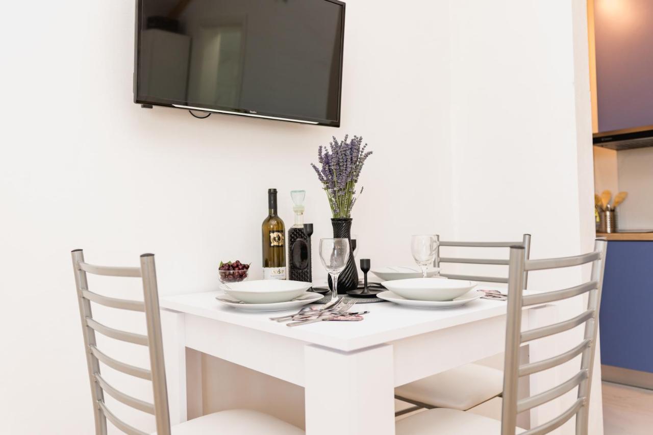 Studio Apartment Harmony Np Krka Lozovac Eksteriør billede